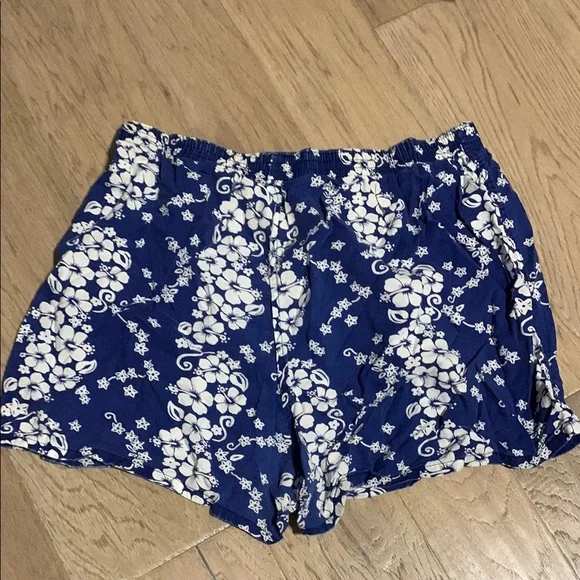 Blue and White Floral Boxers with Elastic Waistband Size Large - Picture 3 of 3